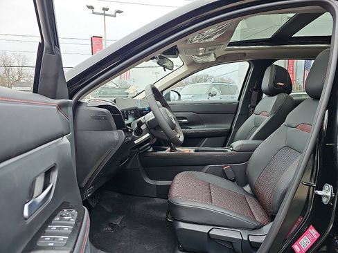 New 2026 Nissan Kicks SR w/ SR Premium Package image 9