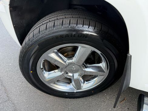 Used 2013 Chevrolet Suburban LTZ AWD/4WD image 39