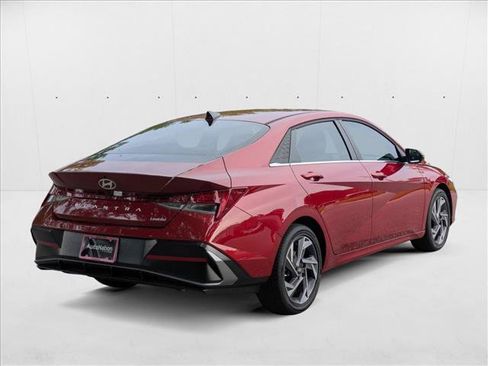 New 2025 Hyundai Elantra Limited image 2