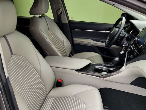 Used 2023 Toyota Camry SE FWD image 24