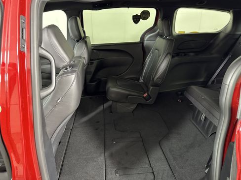 New 2026 Chrysler Pacifica Select FWD image 14