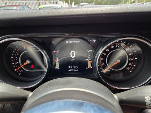 Used 2019 Jeep Wrangler Unlimited Sahara AWD/4WD image 30