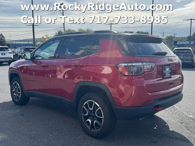 Used 2025 Jeep Compass Trailhawk AWD/4WD image 5