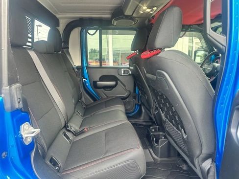Used 2020 Jeep Gladiator Rubicon w/ Dual Top Group AWD/4WD image 16