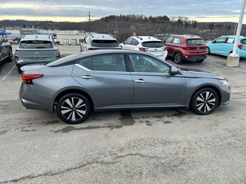 Used 2019 Nissan Altima 2.5 SV image 8