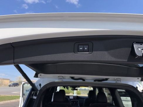 New 2026 Nissan Armada SL w/ Captain's Chari Seat Package AWD/4WD image 24