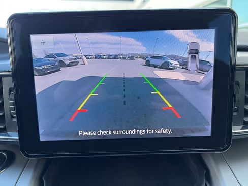 Used 2023 Ford Explorer XLT w/ Equipment Group 202A image 23