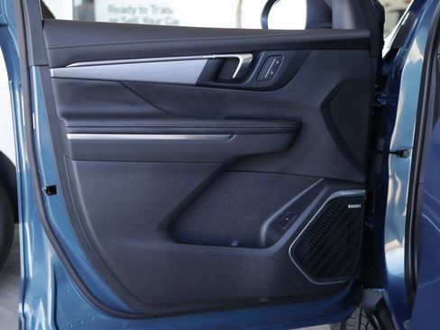 Used 2025 Buick Enclave Preferred image 25