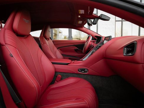 Used 2023 Aston Martin DB11 V12 image 30