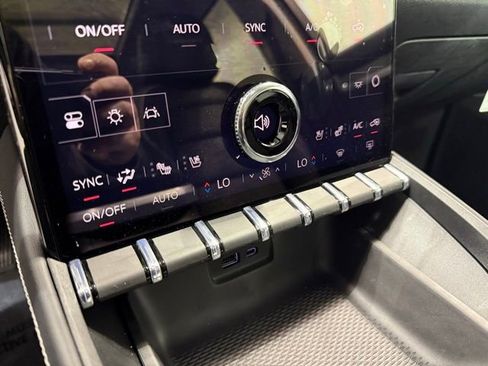 New 2026 GMC Terrain Denali w/ LPO, Black Badging Package AWD/4WD image 21