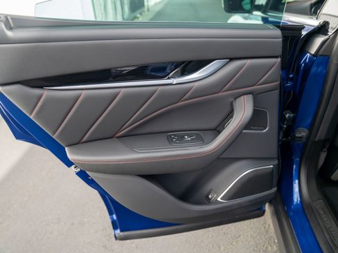 Used 2024 Maserati Levante GT Ultima image 31