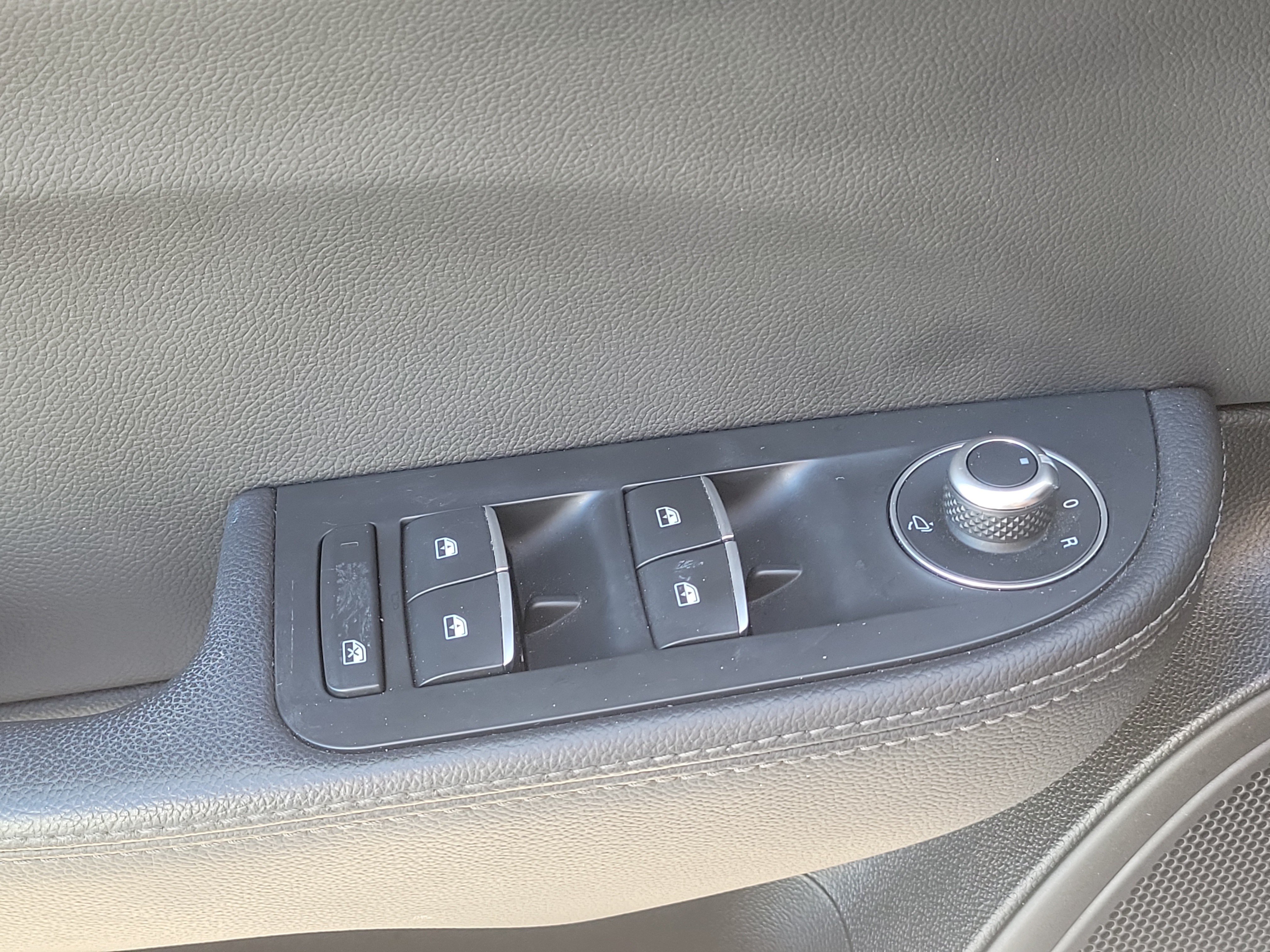 Used 2024 Alfa Romeo Giulia Ti RWD image 28
