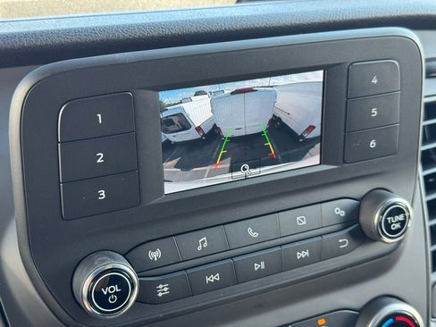 New 2025 Ford Transit 250 148 Medium Roof image 19