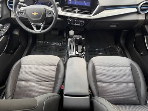 Used 2024 Chevrolet Trax LT w/ Driver Confidence Package FWD image 15