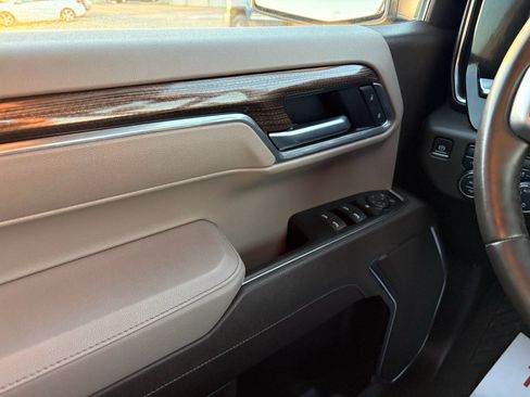 Used 2025 Chevrolet Silverado 1500 LT AWD/4WD image 19