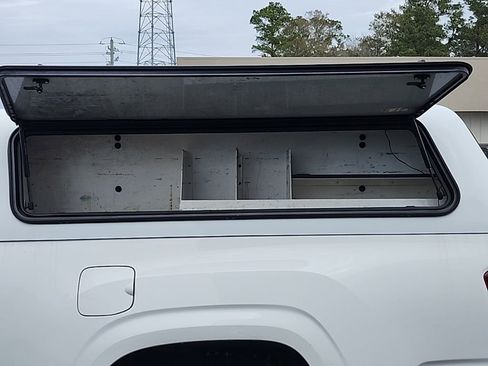 Used 2020 Toyota Tacoma SR image 15