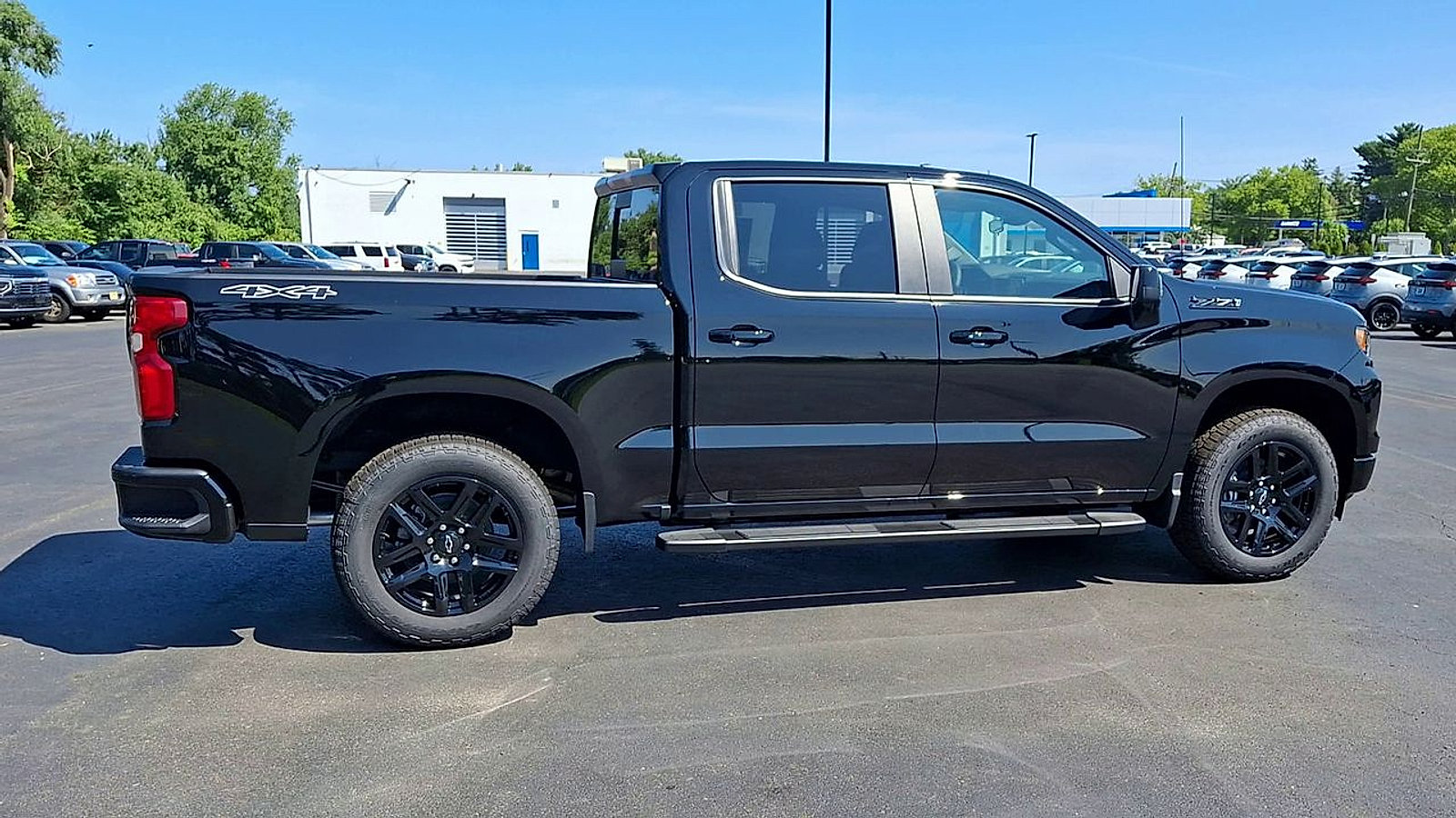 New 2026 Chevrolet Silverado 1500 RST w/ Dark Appearance Package AWD/4WD image 3