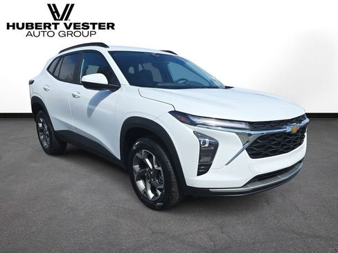 New 2026 Chevrolet Trax LT w/ Driver Confidence Package FWD image 4