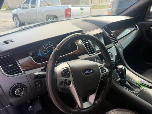 Used 2018 Ford Taurus Limited FWD image 18