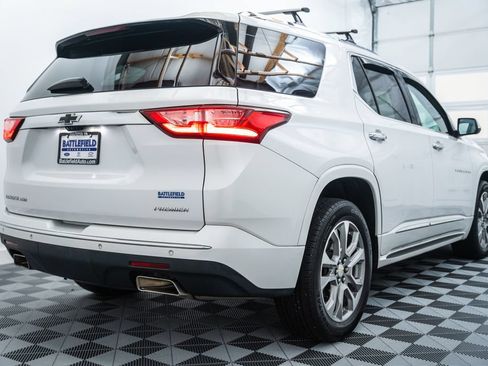 Used 2021 Chevrolet Traverse Premier w/ LPO, 'HIT The Road' Package AWD/4WD image 5
