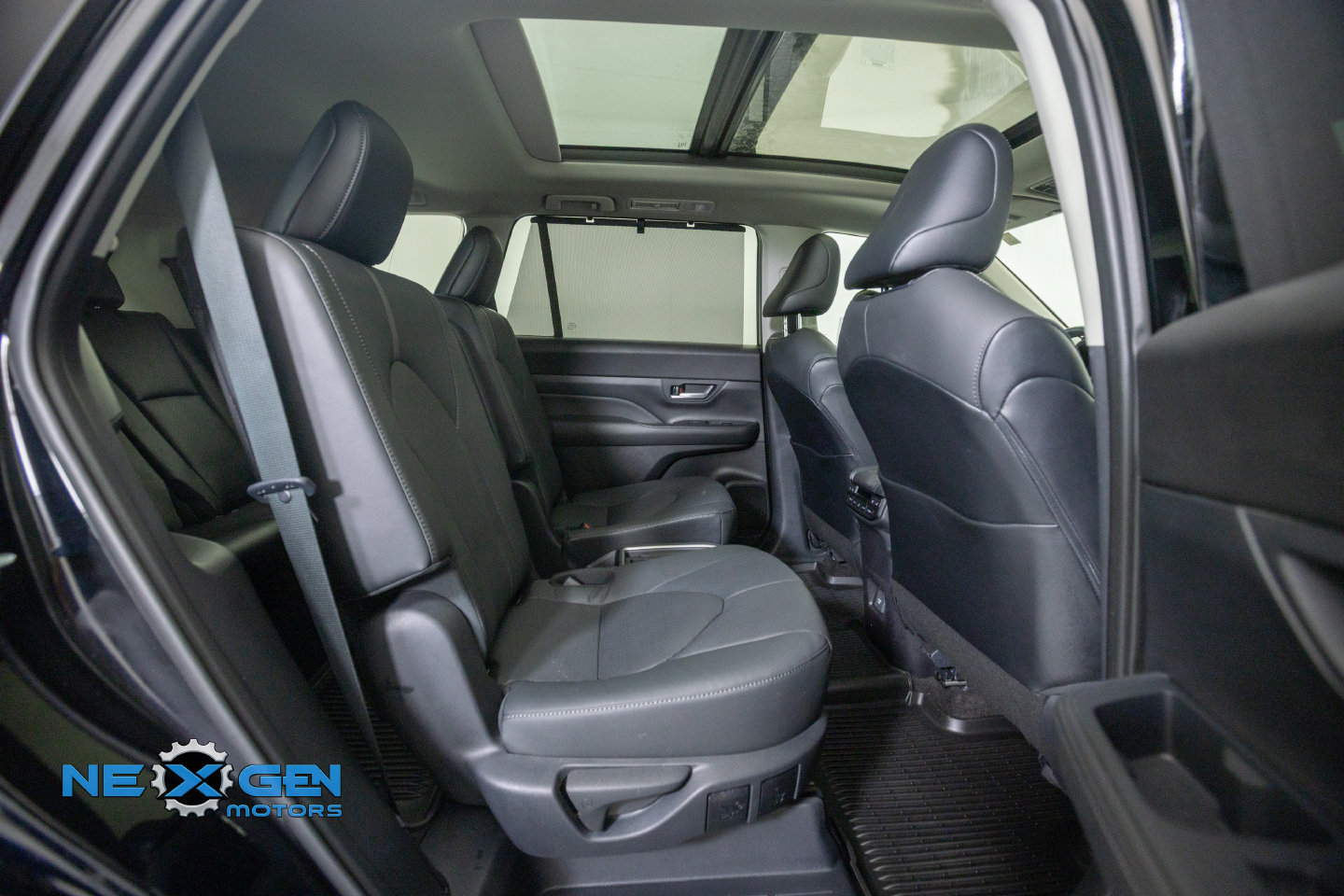 Used 2026 Toyota Grand Highlander AWD image 42