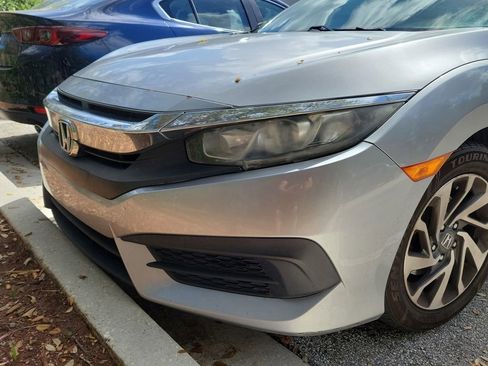 Used 2018 Honda Civic EX image 2