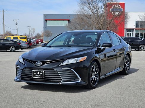 Used 2023 Toyota Camry XLE w/ Protection Package (Q2) (TMS) image 2