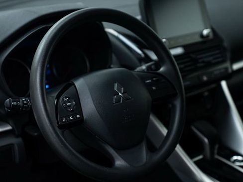 Used 2024 Mitsubishi Eclipse Cross LE image 12