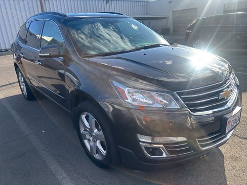 Used 2017 Chevrolet Traverse Premier image 3