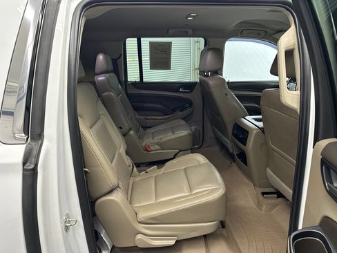 Used 2020 Chevrolet Suburban Premier AWD/4WD image 17