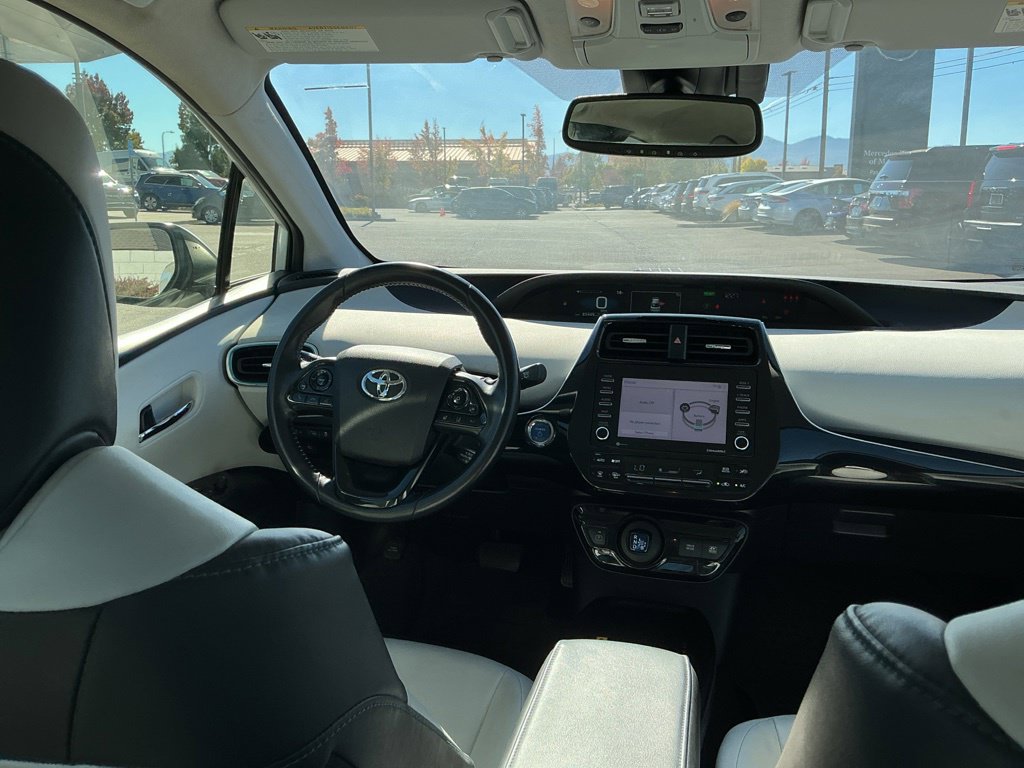 Used 2022 Toyota Prius XLE AWD/4WD image 23