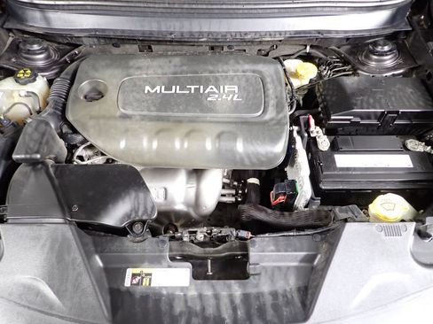 Used 2014 Jeep Cherokee Latitude w/ Cold Weather Group image 9