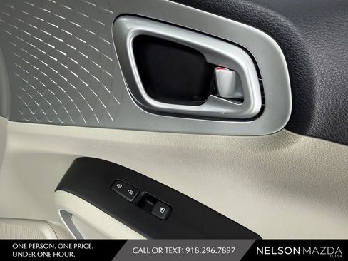Used 2020 Kia Soul LX FWD image 43