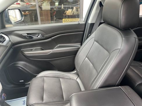 Used 2019 GMC Acadia SLT w/ LPO, Floor Liner Package AWD/4WD image 13