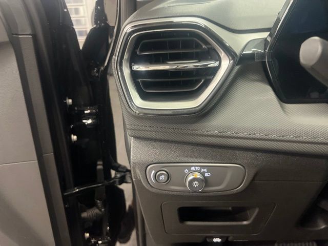 New 2026 Chevrolet TrailBlazer LT w/ Convenience Package AWD/4WD image 12