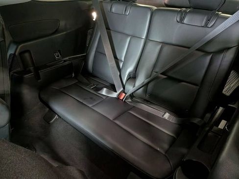 Used 2022 Ford Explorer XLT w/ Equipment Group 202A AWD/4WD image 26