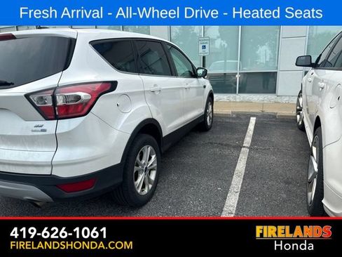 Used 2017 Ford Escape SE w/ SE Cold Weather Package AWD/4WD image 5