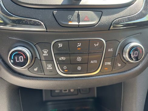 Used 2024 Chevrolet Equinox RS image 29