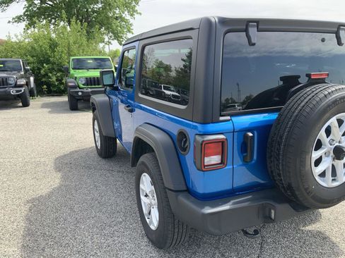 Used 2023 Jeep Wrangler Sport AWD/4WD image 16