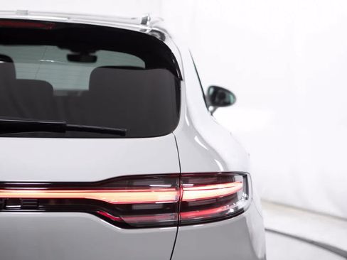 Used 2026 Porsche Macan S AWD/4WD image 21