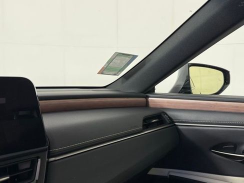 Used 2025 Lexus ES 300h w/ Premium Package image 22