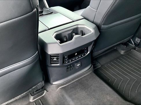 Used 2024 Toyota Sequoia Platinum AWD/4WD image 34