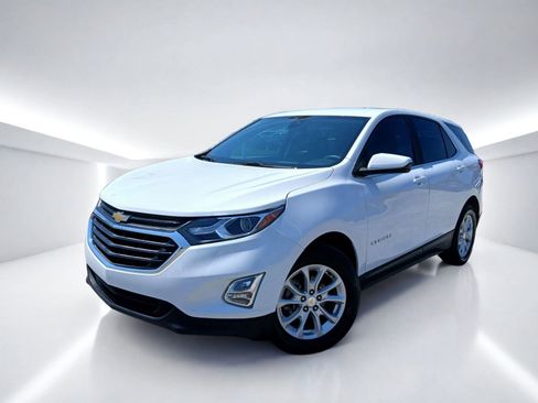 Used 2021 Chevrolet Equinox LT FWD image 2