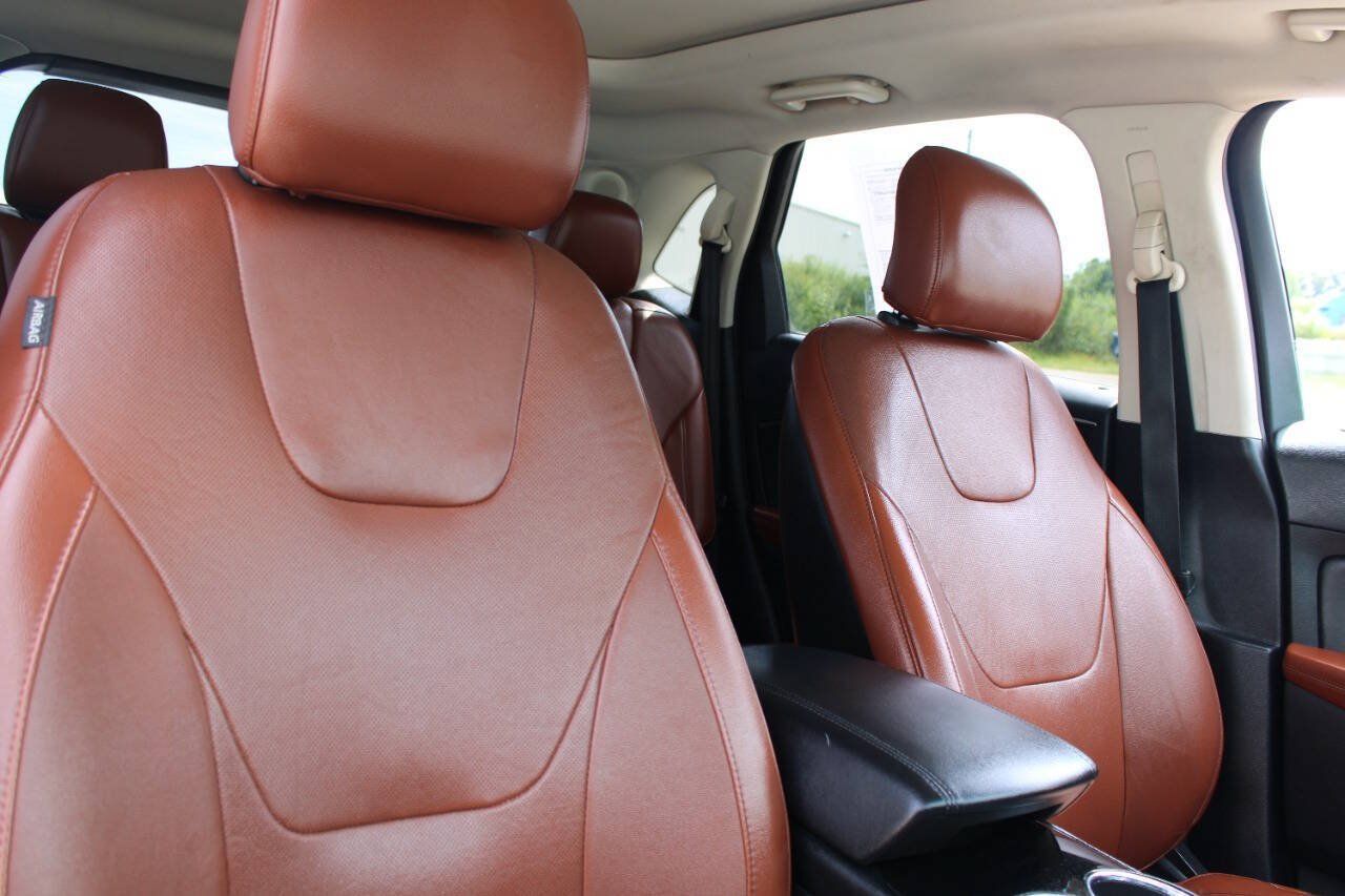 Used 2015 Ford Edge Titanium w/ Equipment Group 301A FWD image 14