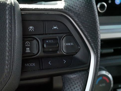 Used 2025 Toyota Tacoma TRD Off-Road AWD/4WD image 26