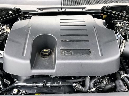 Used 2024 Land Rover Defender 110 S image 33