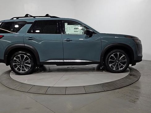 New 2026 Nissan Pathfinder Platinum image 7