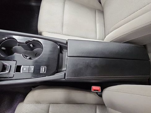 Used 2025 Nissan Rogue SV FWD image 20