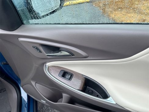 Used 2024 Chevrolet Malibu LT image 31