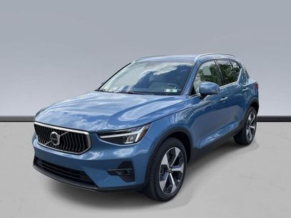 Used 2023 Volvo XC40 B5 Plus w/ Driver Assist Package